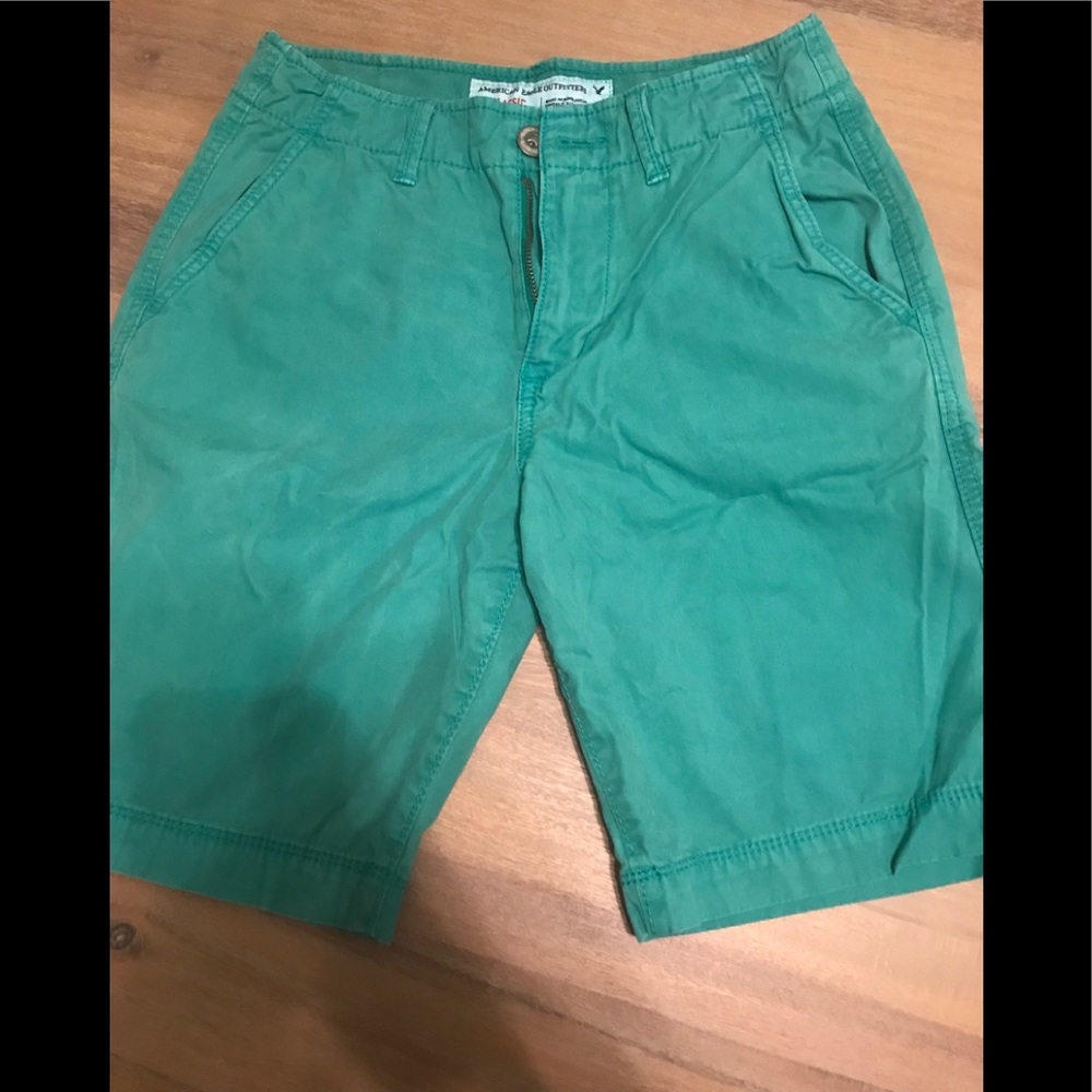 American Eagle green mens shorts!